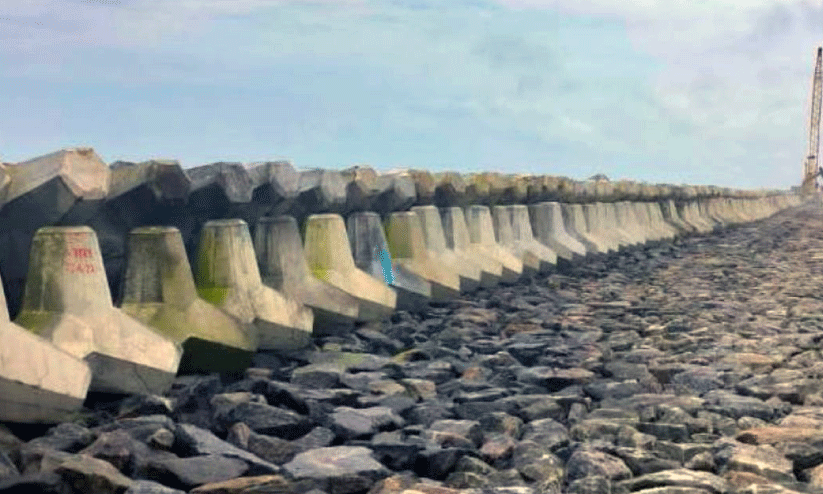 തീ​ര​സം​ര​ക്ഷ​ണ​ം: ‘ടെട്രാപോഡ്’ പദ്ധതിക്ക് നിലവിളി; അദാലത്തിൽ പരാതി