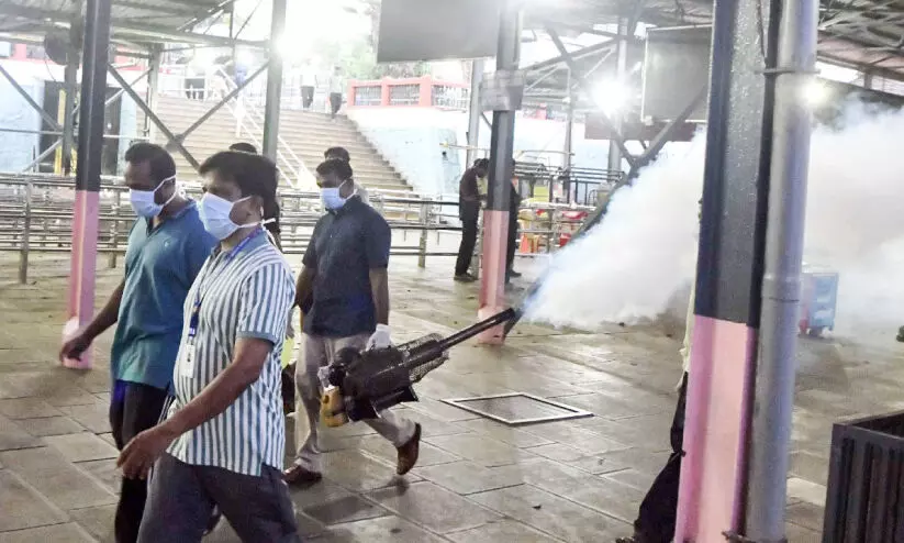 1,042 ഹോ​ട്ട​ലു​ക​ൾ പ​രി​ശോ​ധ​ിച്ചു;  52 ഹോ​ട്ട​ലു​ക​ൾ​ക്ക് നോ​ട്ടീ​സ്