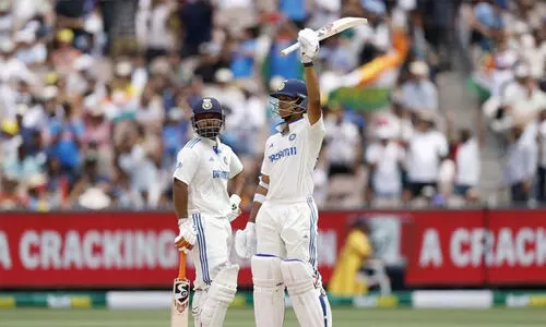 ആവേശം കൊടുമുടിയിൽ; അവസാന സെഷനിൽ ഇന്ത്യക്ക് ജയിക്കാൻ 228 റൺസ്, ഓസീസിന് ഏഴ് വിക്കറ്റും!