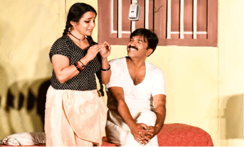 അരങ്ങിൽ പറന്നുല്ലസിച്ച് നീലക്കുയിൽ