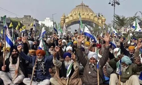 ക​ർ​ഷ​ക ബ​ന്ദ്: പ​ഞ്ചാ​ബി​ൽ ജ​ന​ജീ​വി​തം നി​ശ്ച​ലം