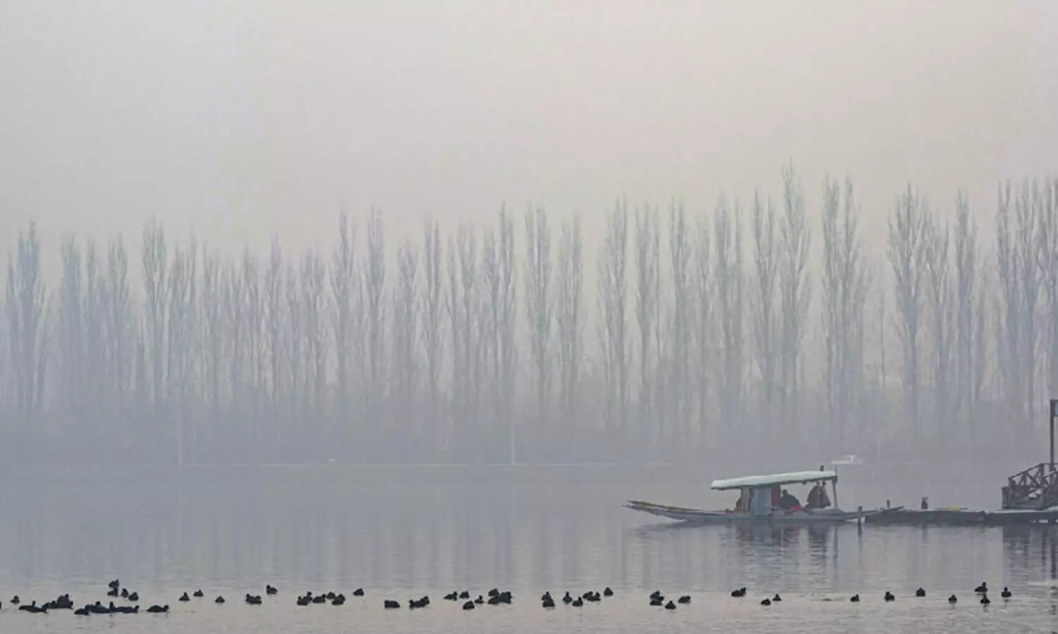 ‘ഫ്രീസിങ് പോയന്റി’നും താഴെ കശ്മീർ താഴ്വര;   ചിത്രങ്ങൾ കാണാം