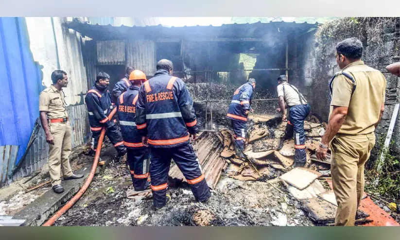 ജ്യൂട്ട് മാറ്റ് ഫിനിഷിങ് സെന്ററിൽ തീപിടിത്തം; 70 ലക്ഷത്തിന്റെ നഷ്ടം ജ്യൂട്ട് മാറ്റ് ഫിനിഷിങ് സെന്ററിൽ തീപിടിത്തം; 70 ലക്ഷത്തിന്റെ നഷ്ടം