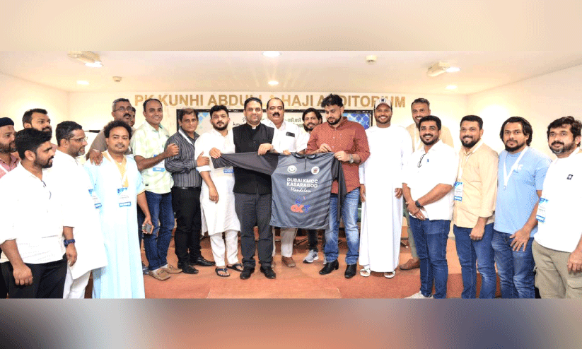 ജ​ഴ്‌​സി പ്ര​കാ​ശ​നം