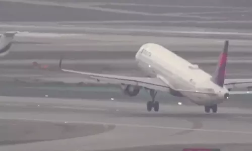 യു.എസിൽ വിമാന ദുരന്തം ഒഴിവായത് തലനാരിഴക്ക്; ഞെട്ടിക്കും ദൃശ്യങ്ങൾ പുറത്ത് -വിഡിയോ