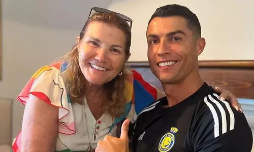 നിരുപാധികം നൽകിയ സ്നേഹത്തിനും പിന്തുണക്കും നന്ദി! അമ്മക്ക് പിറന്നാൾ ആശംസകളുമായി റൊണാൾഡോ