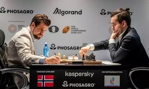 രാ​ജാ​വും ജേതാവും: ലോ​ക ബ്ലി​റ്റ്സ് ചെ​സ് കി​രീ​ടം പ​ങ്കി​ട്ട് കാ​ൾ​സ​നും   ഇ​യാ​ൻ നെ​പോം​നി​യാ​ഷി​യും