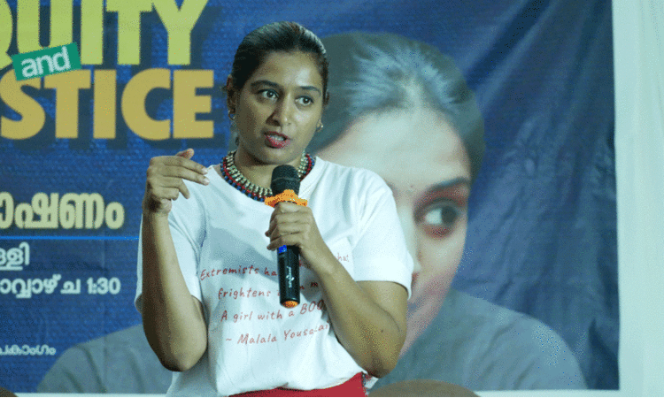 ‘എന്നെ ഡബ്ല്യു.സി.സി അംഗം മാത്രമായി കാണുന്നവരുണ്ട്. ഞാൻ അഭിനേത്രിയാണ്’... നിലപാടുകൾ തുറന്നുപറഞ്ഞ് നടി പത്മപ്രിയ