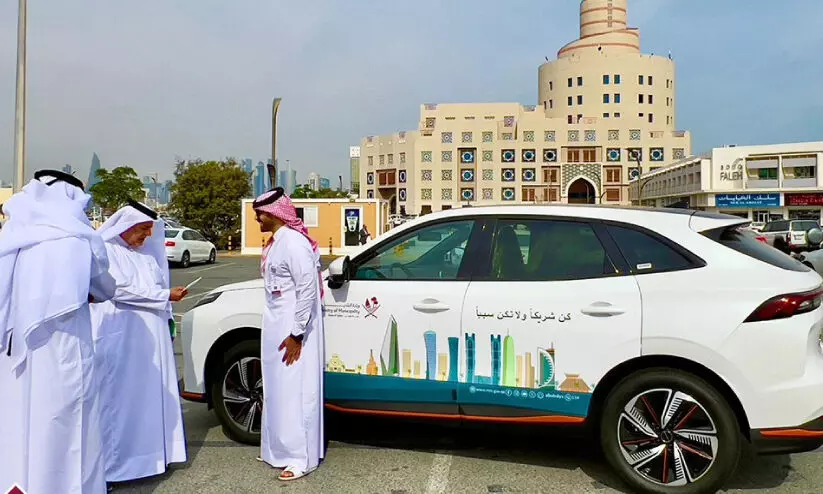 പ​രി​ശോ​ധ​ന​ക്ക് ഇ​ല​ക്ട്രി​ക് കാ​റു​മാ​യി ദോ​ഹ മു​നി​സി​പ്പാ​ലി​റ്റി