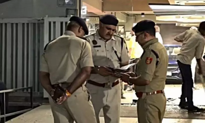 ഡൽഹി തെരഞ്ഞെടുപ്പ്: ‘ബംഗ്ലാദേശികളെ’ തിരഞ്ഞ് പൊലീസ് ഡൽഹി തെരഞ്ഞെടുപ്പ്: ‘ബംഗ്ലാദേശികളെ’ തിരഞ്ഞ് പൊലീസ്