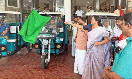 ഇ-കാർട്ടിൽ നഗരം ക്ലീൻ