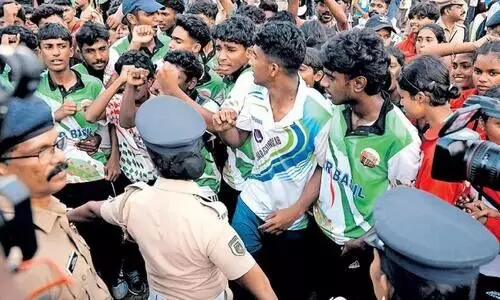 കായികമേളയിലെ പ്രതിഷേധം: നാവാമുകുന്ദ, മാർബേസിൽ സ്കൂളുകൾക്ക് വിലക്ക്