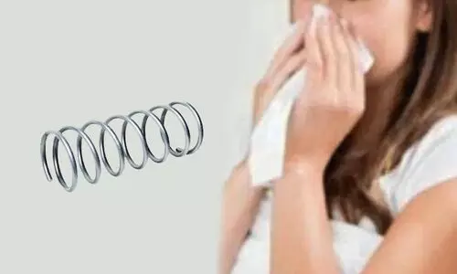 വിട്ടുമാറാത്ത മൂക്കൊലിപ്പ്; എക്സ്റേ കണ്ടു ഞെട്ടി, ശ്വാസകോശത്തിൽ ലോഹ സ്പ്രിങ്