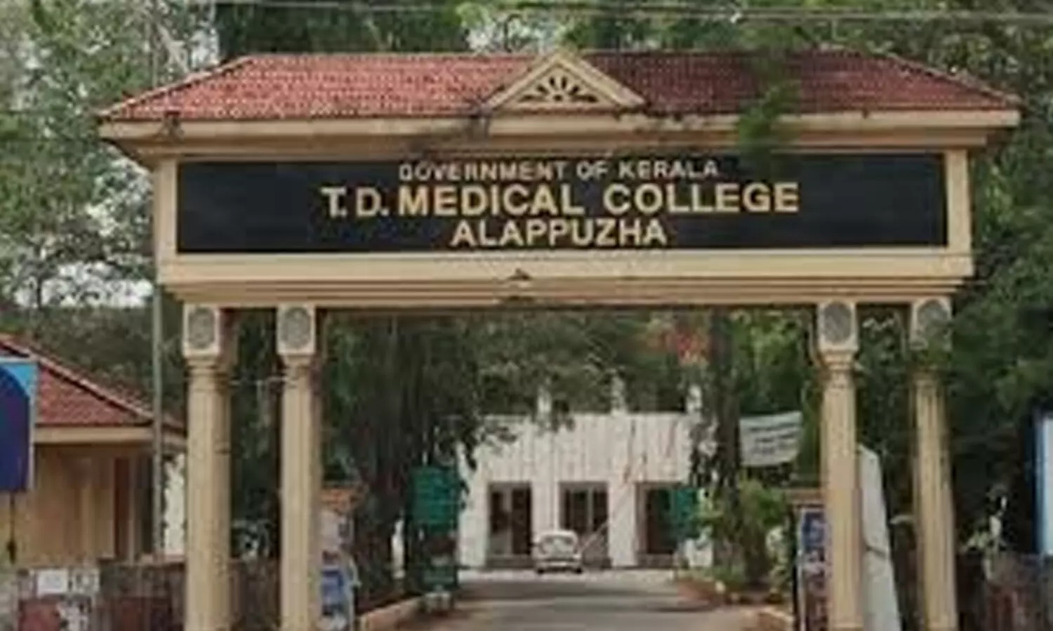 ആ​ല​പ്പു​ഴ മെ​ഡി​ക്ക​ൽ കോ​ള​ജ്​ ആ​ശു​പ​ത്രി; നി​ർ​മാ​ണ പ്ര​വ​ർ​ത്ത​ന​ങ്ങ​ള്‍ തോ​ന്നും​പ​ടി; തി​രി​ഞ്ഞുനോ​ക്കാ​തെ ഉ​ദ്യോ​ഗ​സ്ഥ​ർ