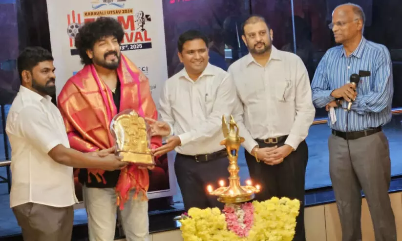 ക​രാ​വ​ലി ഉ​ത്സ​വം: ച​ല​ച്ചി​ത്ര മേ​ള തു​ട​ങ്ങി