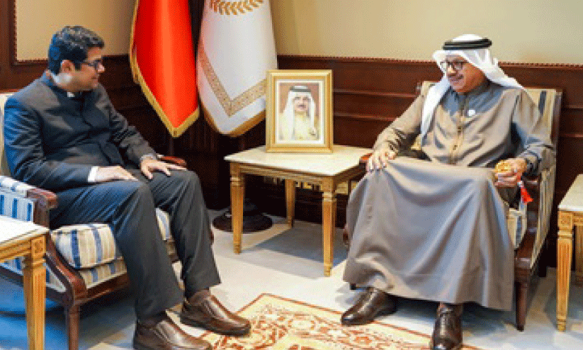 ബ​ഹ്‌​റൈ​ന്‍ വി​ദേ​ശ​കാ​ര്യ മ​ന്ത്രി​യും ഇ​ന്ത്യ​ന്‍ അം​ബാ​സ​ഡ​റും കൂ​ടി​ക്കാ​ഴ്ച ന​ട​ത്തി