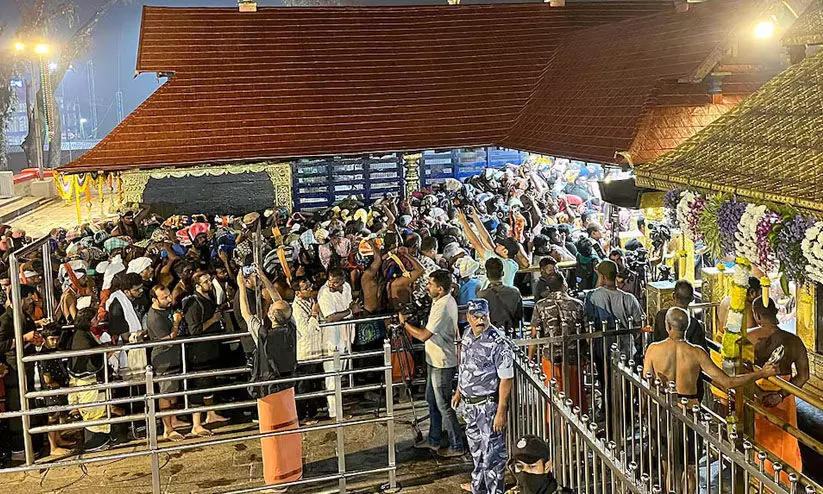 മണ്ഡലകാലത്ത് ശബരിമലയിൽ കഴിഞ്ഞ വർഷത്തേക്കാൾ 82 കോടിയുടെ അധിക വരുമാനം മണ്ഡലകാലത്ത് ശബരിമലയിൽ കഴിഞ്ഞ വർഷത്തേക്കാൾ 82 കോടിയുടെ അധിക വരുമാനം