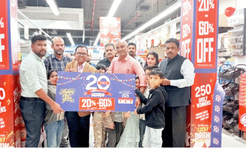 സി​റ്റി ഫ്ല​വ​ര്‍ 20ാം വാ​ര്‍ഷി​കം ആ​ഘോ​ഷി​ച്ചു