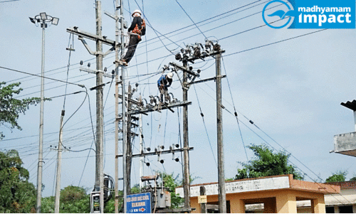 കൈയെത്തും ദൂരത്തെ അപകടം: ട്രാൻസ്ഫോർമർ മാറ്റി സ്ഥാപിച്ചു കൈയെത്തും ദൂരത്തെ അപകടം: ട്രാൻസ്ഫോർമർ മാറ്റി സ്ഥാപിച്ചു