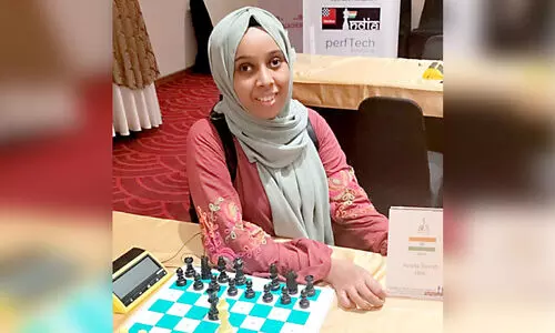 ആ​യി​ഷ സൈ​ന​ബി​ന്‍റെ നേ​ട്ടം അ​ക​ക്കണ്ണി​ലെ തെ​ളി​മ​യാ​ർ​ന്ന കാ​ഴ്ച​ക്ക്