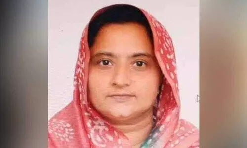 ലോറി ശരീരത്തിലൂടെ കയറിയിറങ്ങി വീട്ടമ്മ മരിച്ചു; അപകടം വീട്ടിലേക്ക് നടന്നുപോകുന്നതിനിടെ