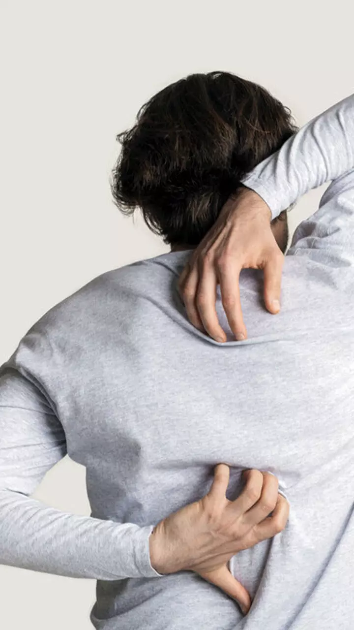 സ്വ​ന്തം പു​റം ചൊ​റി​യൂ, കെട്ടിപിടിക്കൂ...!