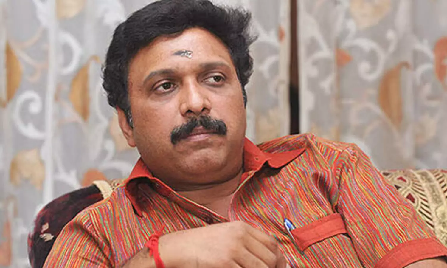 ‘ആചാരങ്ങൾ പാലിക്കാൻ കഴിയുന്നവർ ക്ഷേത്രത്തിൽ പോയാൽ മതി’; മുഖ്യമന്ത്രിയെ തള്ളി മന്ത്രി ഗണേഷ് കുമാർ