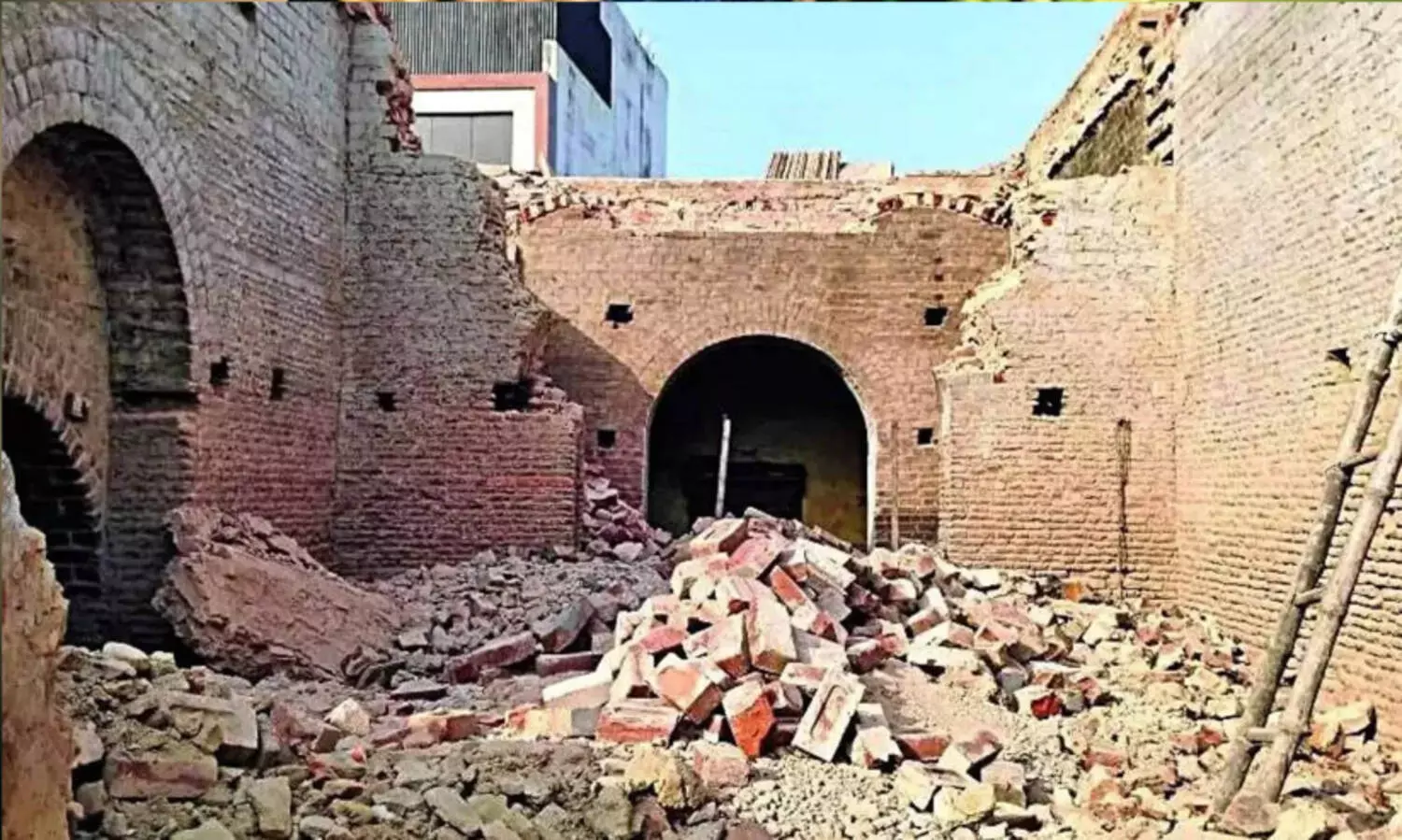 ആഗ്രയിലെ പതിനേഴാം നൂറ്റാണ്ടിലെ   ‘ഔറംഗസേബ് ഹവേലി’ പൊളിക്കുന്നത് നിർത്തി