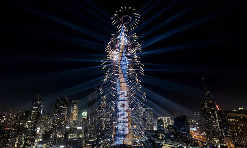 ആ​കാ​ശ​ത്തെ ചും​ബി​ച്ച്​ 15 വ​ർ​ഷം; ‘ബു​ർ​ജ്​ ഖ​ലീ​ഫ’​ക്ക്​ പി​റ​ന്നാ​ൾ