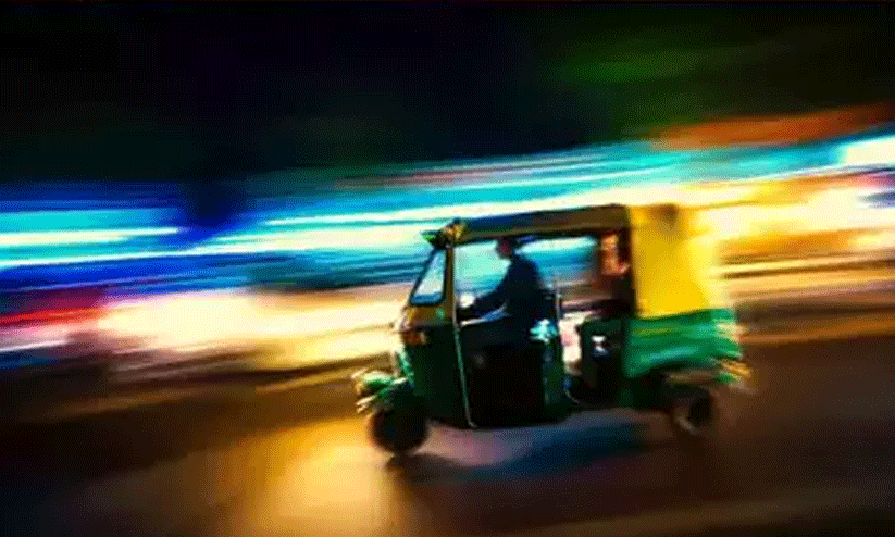 അ​പാ​യ​ശ്ര​മം; ബം​ഗ​ളൂ​രു​വി​ൽ യു​വ​തി ഓ​ട്ടോ​യി​ൽ​നി​ന്ന് ചാ​ടി ര​ക്ഷ​പ്പെ​ട്ടു