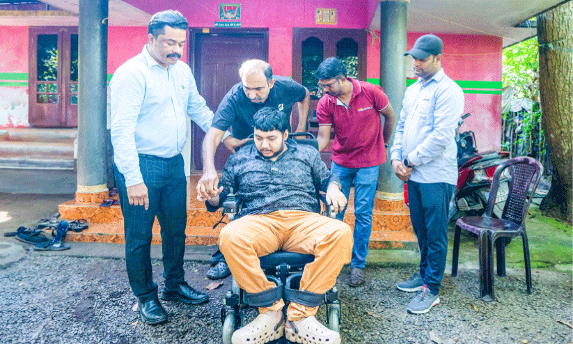 ജസീമിന് നല്‍കിയ വാക്ക് പാലിച്ച് എം.എ. യൂസഫലി; ഇലക്ട്രിക് വീല്‍ചെയര്‍ വീട്ടിൽ എത്തിച്ചു