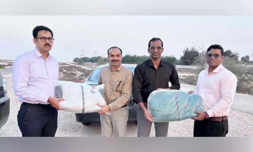 പ്ര​വാ​സി വെ​ല്‍ഫെ​യ​ര്‍ ശൈ​ത്യ​കാ​ല കി​റ്റ്   വി​ത​ര​ണം