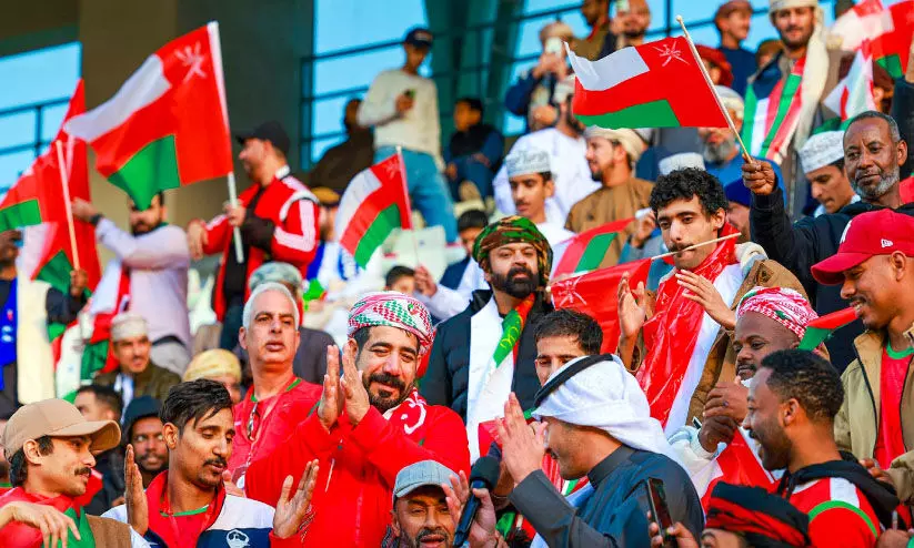 കരുത്തുപകരാൻ ചെമ്പടയെത്തും കരുത്തുപകരാൻ ചെമ്പടയെത്തും