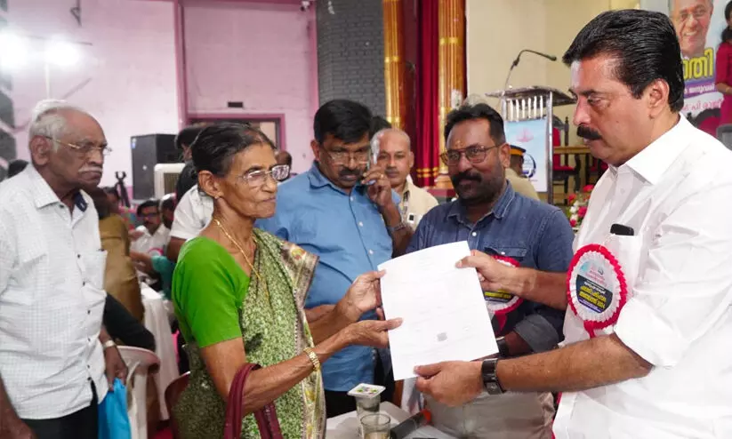 അദാലത്തുകൾ ഫലപ്രദം- റോഷി അഗസ്റ്റിൻ അദാലത്തുകൾ ഫലപ്രദം- റോഷി അഗസ്റ്റിൻ