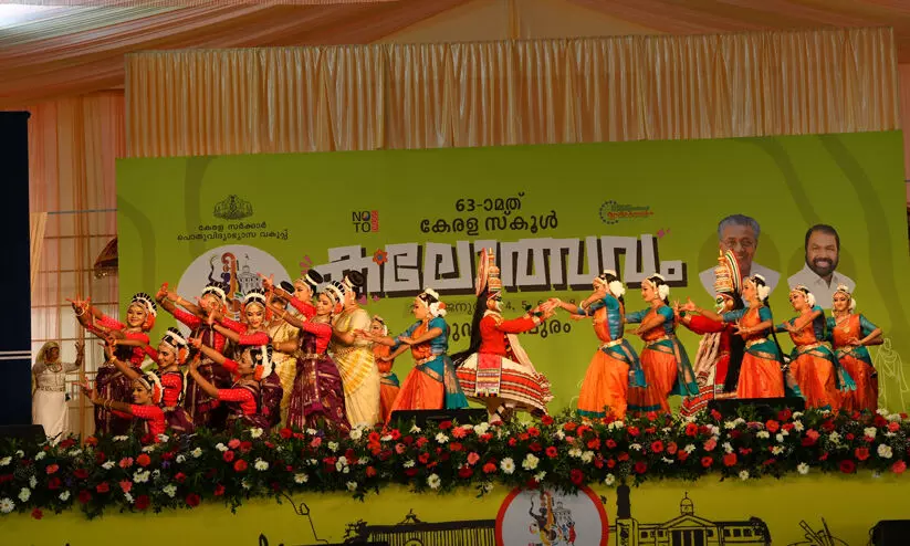 സ്കൂൾ കലോൽസവത്തിന് വേദികളെ ബന്ധിപ്പിച്ച് സര്‍വീസ് നടത്തുന്നതിനായി 70 ബസുകള്‍