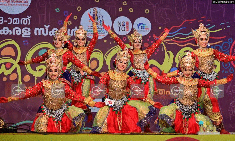 നൃത്തകലകളില്‍ തിളങ്ങി കലോത്സവത്തിന്‍റെ ഒന്നാം ദിനം