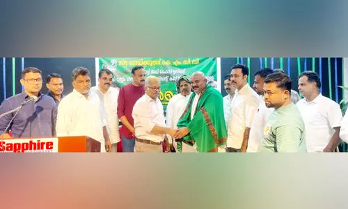 പി.​പി. ക​ബീ​റി​നും അ​ലി ഫൈ​സ​ക്കും കെ.​എം.​സി.​സി സ്വീ​ക​ര​ണം