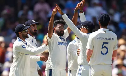 സിഡ്നിയിൽ ഇന്ത്യ തിരിച്ചടിക്കുന്നു; ഓസീസിന്‍റെ അഞ്ചു വിക്കറ്റുകൾ വീണു; ബുംറക്കും സിറാജിനും രണ്ടു വിക്കറ്റുകൾ