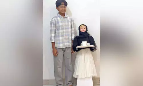 കുട്ടി റോബോട്ട് കൗതുകമാകുന്നു