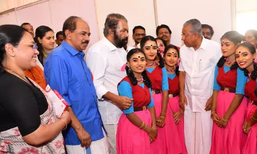 കലോത്സവങ്ങൾ സംഘടിപ്പിക്കപ്പെടുന്നത് മനുഷ്യനും മനുഷ്യനും തമ്മിലുള്ള പരസ്പരസ്നേഹം ഊട്ടിയുറപ്പിക്കാൻ -മുഖ്യമന്ത്രി