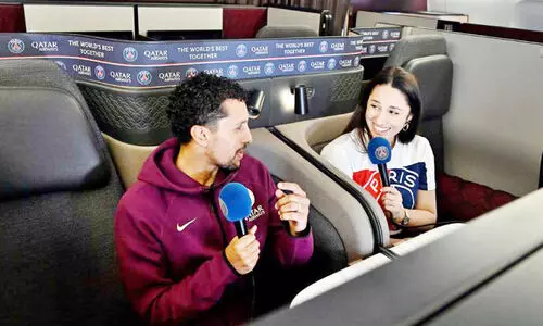 ആ​കാ​ശ​ത്തി​ലൊ​രു ത​ത്സ​മ​യ വാ​ർ​ത്ത​സ​മ്മേ​ള​നം; ച​രി​ത്ര​ത്തി​ലേ​ക്ക് പ​റ​ന്ന് പി.​എ​സ്.​ജി