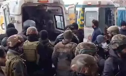 സൈനിക വാഹനം കൊക്കയിലേക്ക് മറിഞ്ഞു; രണ്ട് സൈനികർക്ക് വീരമൃത്യു, മൂന്നുപേർക്ക് ഗുരുതര പരിക്ക്