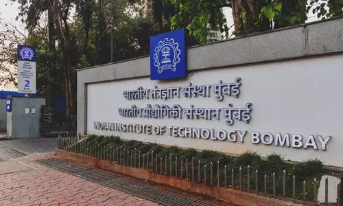 ബോംബൈ ഐ.ഐ.ടിയിലെ കമ്പ്യൂട്ടർ ലാബിന് തീയിട്ട് അജ്ഞാതർ; കമ്പ്യൂട്ടറും പ്രൊജക്ടറും ഉൾപ്പടെ കത്തി നശിച്ചു