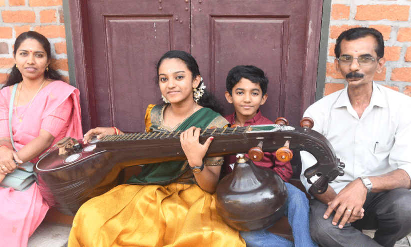 കൃഷ്ണവേണി അച്ഛനോട് പറഞ്ഞു, കാൻസർ അതിന്‍റെ ‘പാട്ടിന് പോട്ടെ’