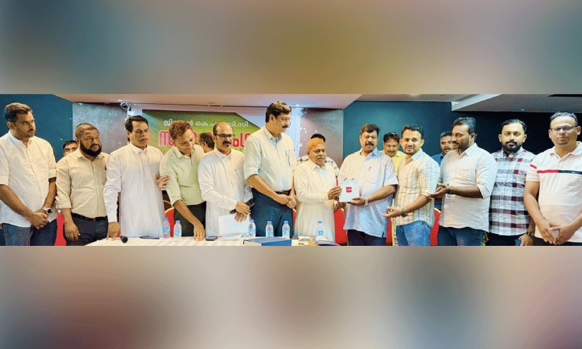 ഇല്ലിക്കൽ മുഹമ്മദലിക്ക് കെ.എം.സി.സി യാത്രയയപ്പ് ഇല്ലിക്കൽ മുഹമ്മദലിക്ക് കെ.എം.സി.സി യാത്രയയപ്പ്