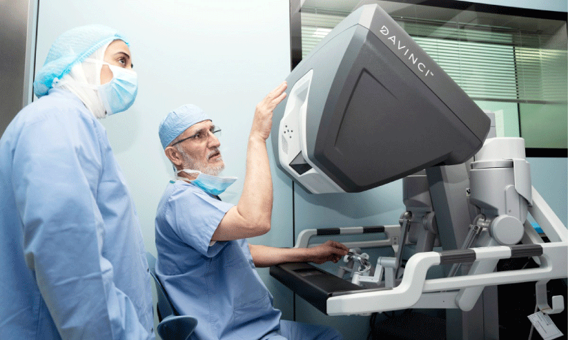 റോബോട്ടിക് സഹായത്തോടെ ഹൃദയ ശസ്ത്രക്രിയയുമായി ഹമദ്