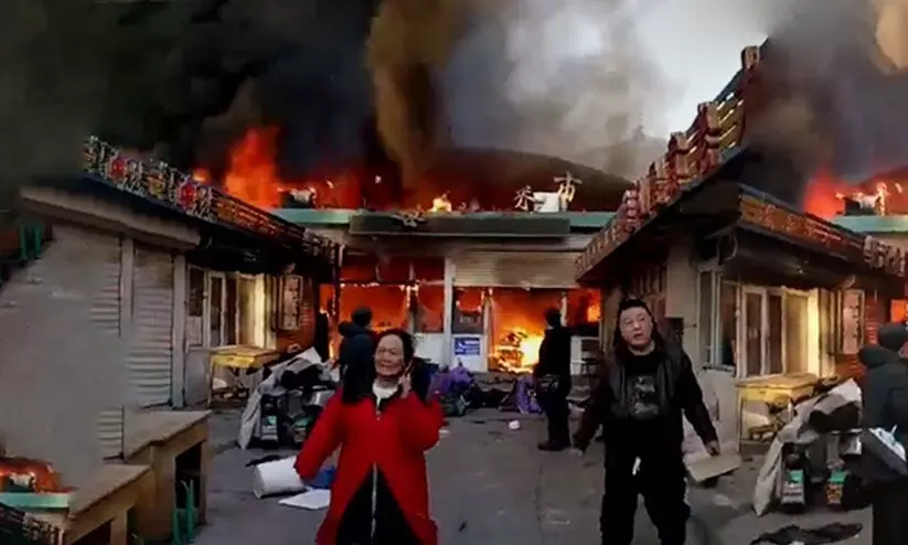 ചൈനയിലെ ഭക്ഷ്യ മാർക്കറ്റിൽ തീപിടിത്തം;   എട്ട് മരണം, 15 പേർക്ക് പരിക്ക്