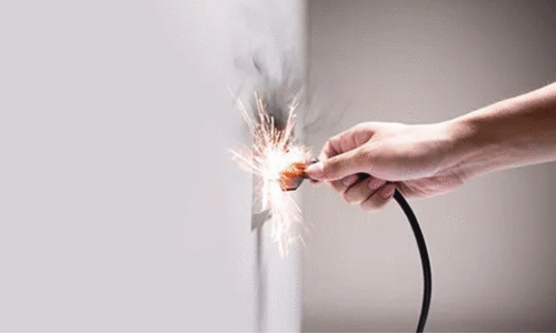 ഷേ​ാക്കേ​റ്റു​ള്ള മ​ര​ണ​ങ്ങ​ൾ വ​ർ​ധി​ക്കു​ന്നു; കറന്‍റാണ്​, കളിയല്ല