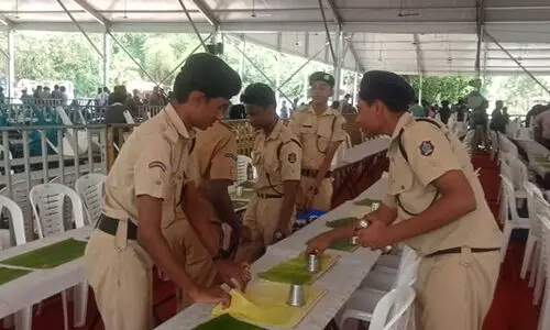 സുരക്ഷക്ക് നോ കോംപ്രമൈസ്; കാവലുണ്ട് 6000 പേരടങ്ങുന്ന വിദ്യാർഥി സേന സുരക്ഷക്ക് നോ കോംപ്രമൈസ്; കാവലുണ്ട് 6000 പേരടങ്ങുന്ന വിദ്യാർഥി സേന