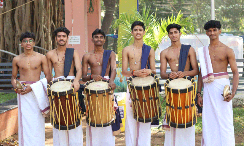ഇടകാലത്തിലൊരു ഉപജീവനത്തിന്‍റെ മേളപ്പെരുക്കം